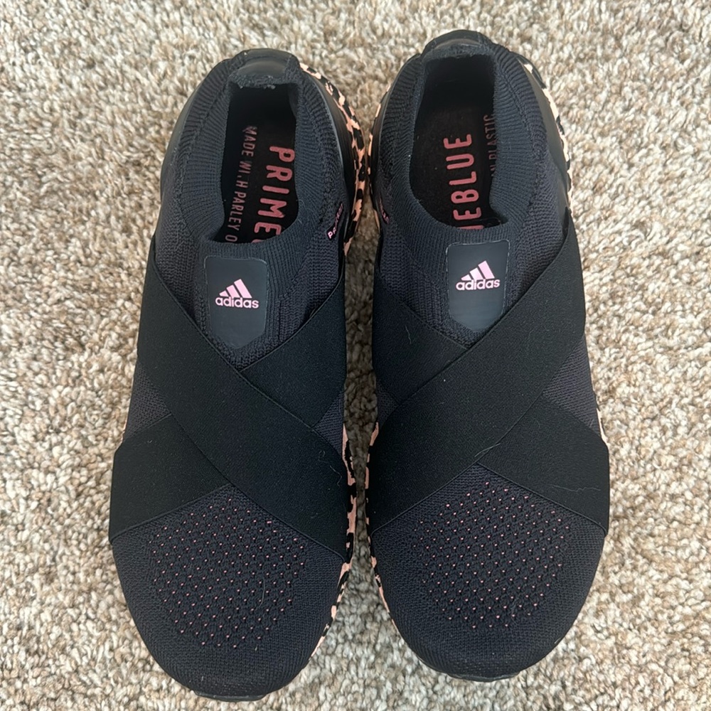 Adidas Sneakers
